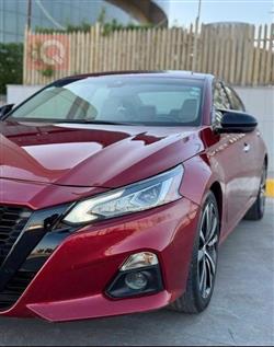 نيسان ألتيما